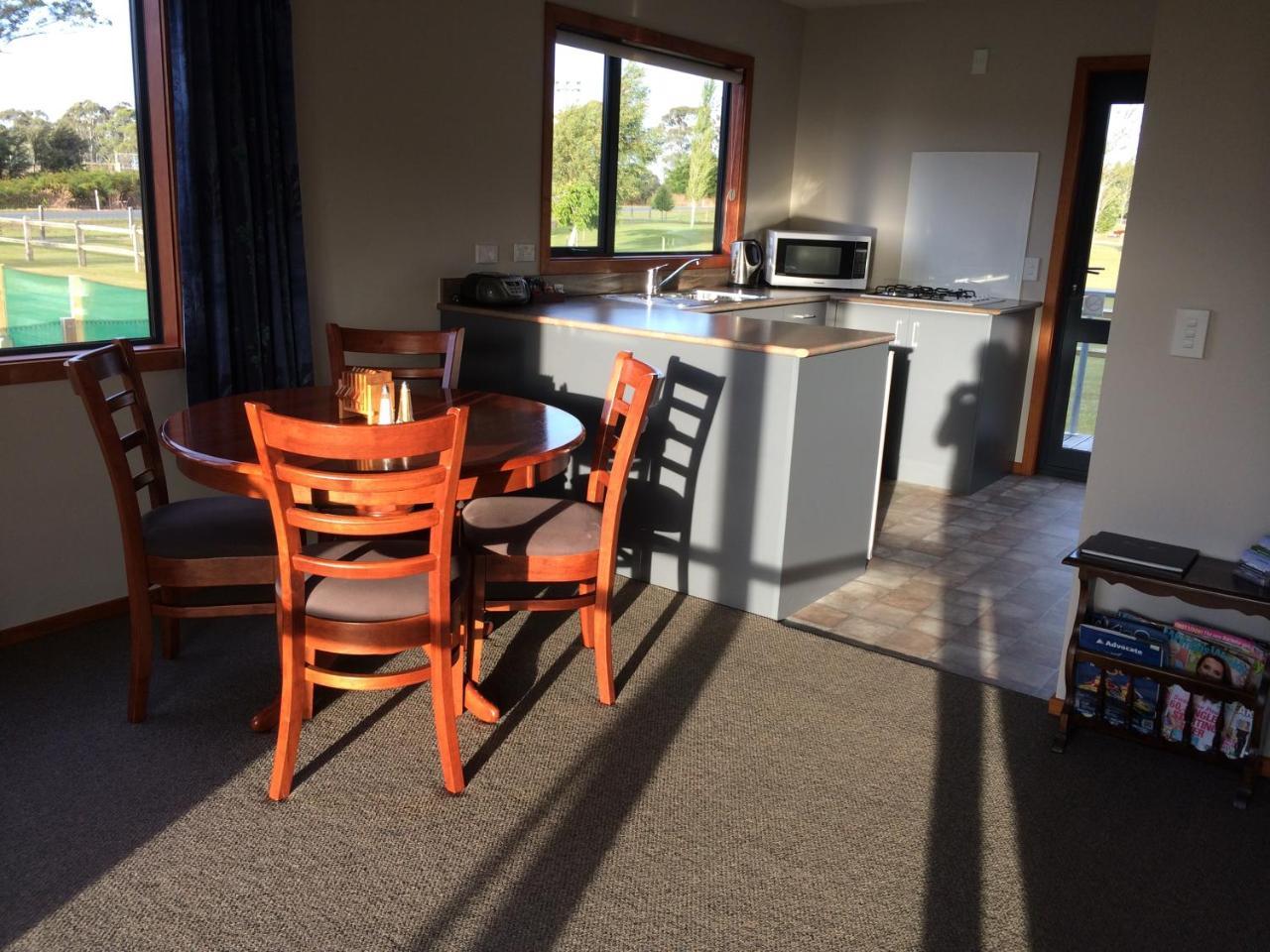 Acheron Cottages Manapouri Eksteriør billede