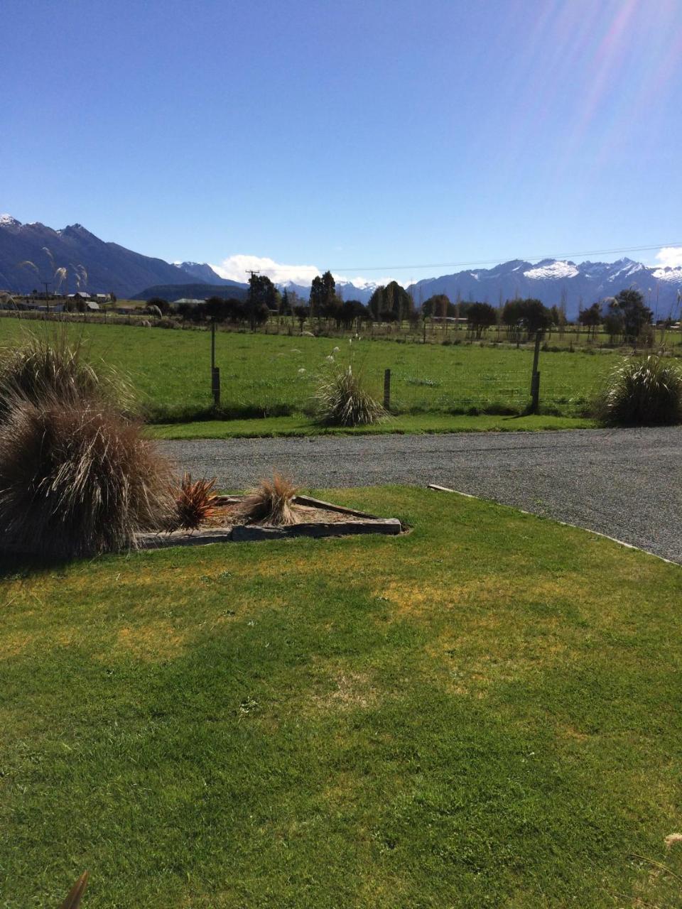 Acheron Cottages Manapouri Eksteriør billede